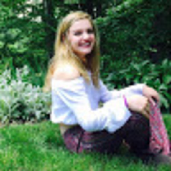 Meet your Posher, Sarah - Picture 1 of 1